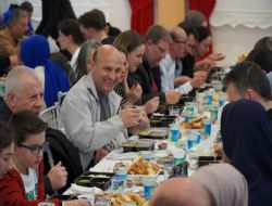 Alt�nova Belediyesi, iftarda bulu�tu